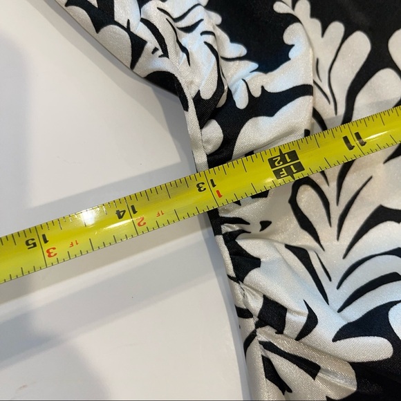 Maggy London Double V Neck Black White Midi Dress 8 - Picture 13 of 16